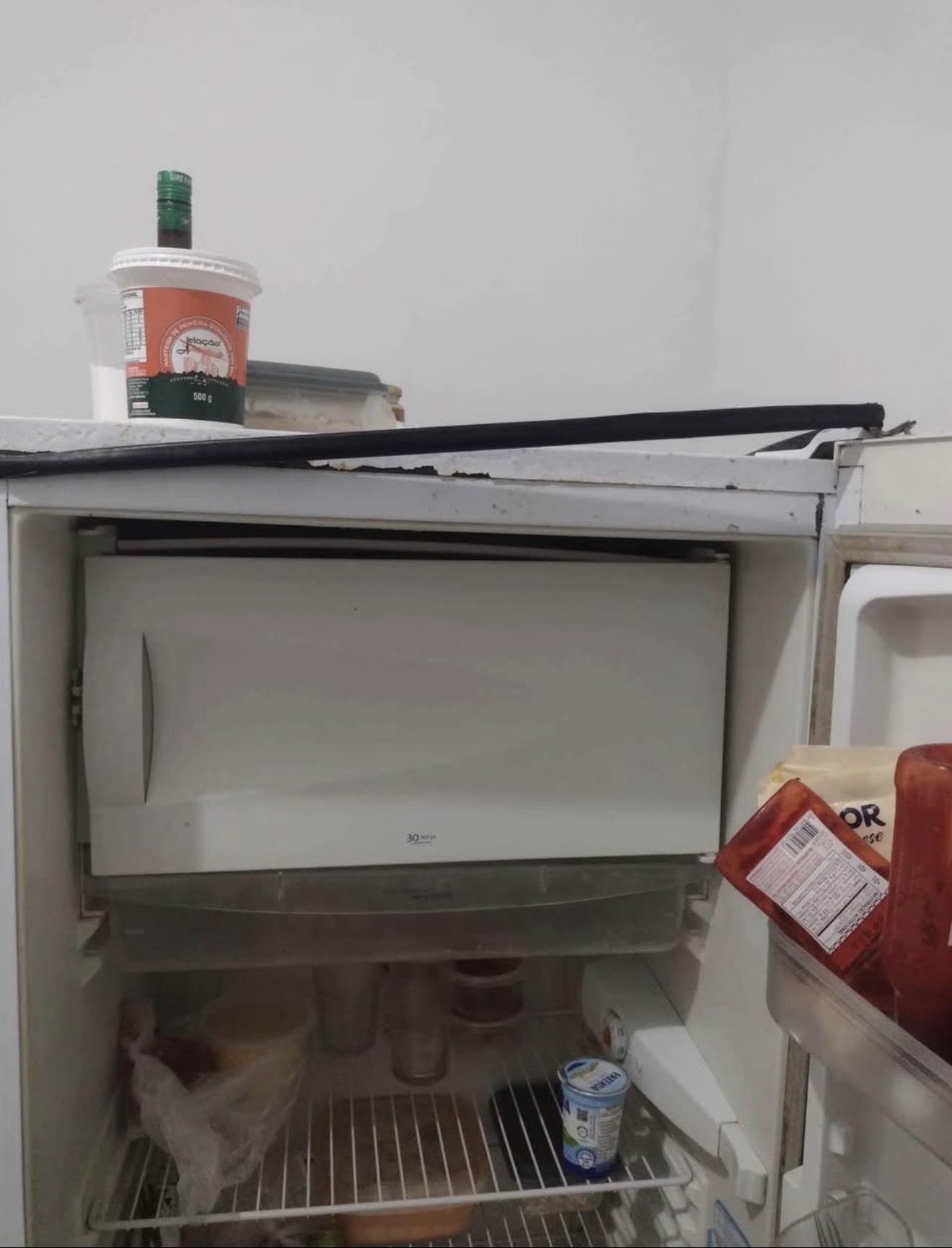 VENDE-SE GELADEIRA USADA MARCA DAKO - Imagem 2