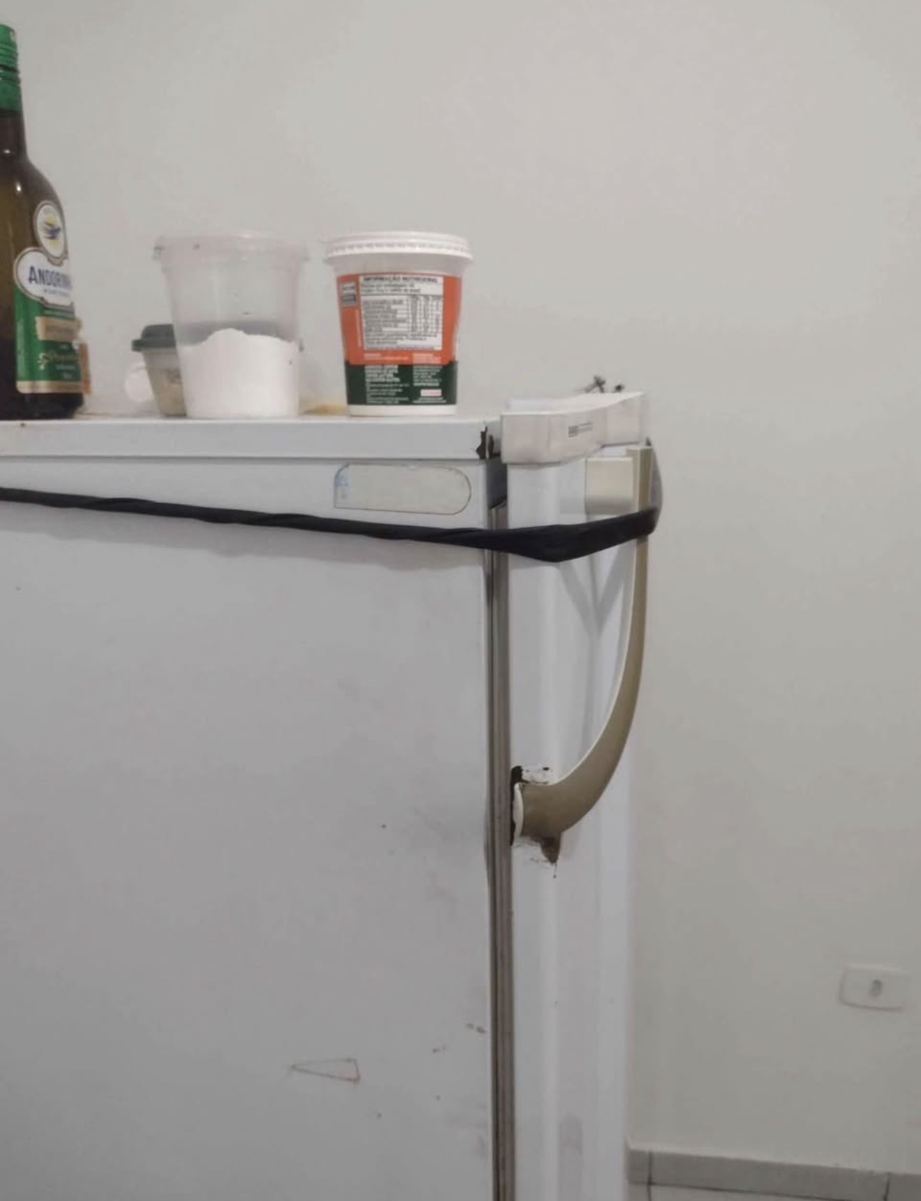 VENDE-SE GELADEIRA USADA MARCA DAKO - Imagem 4